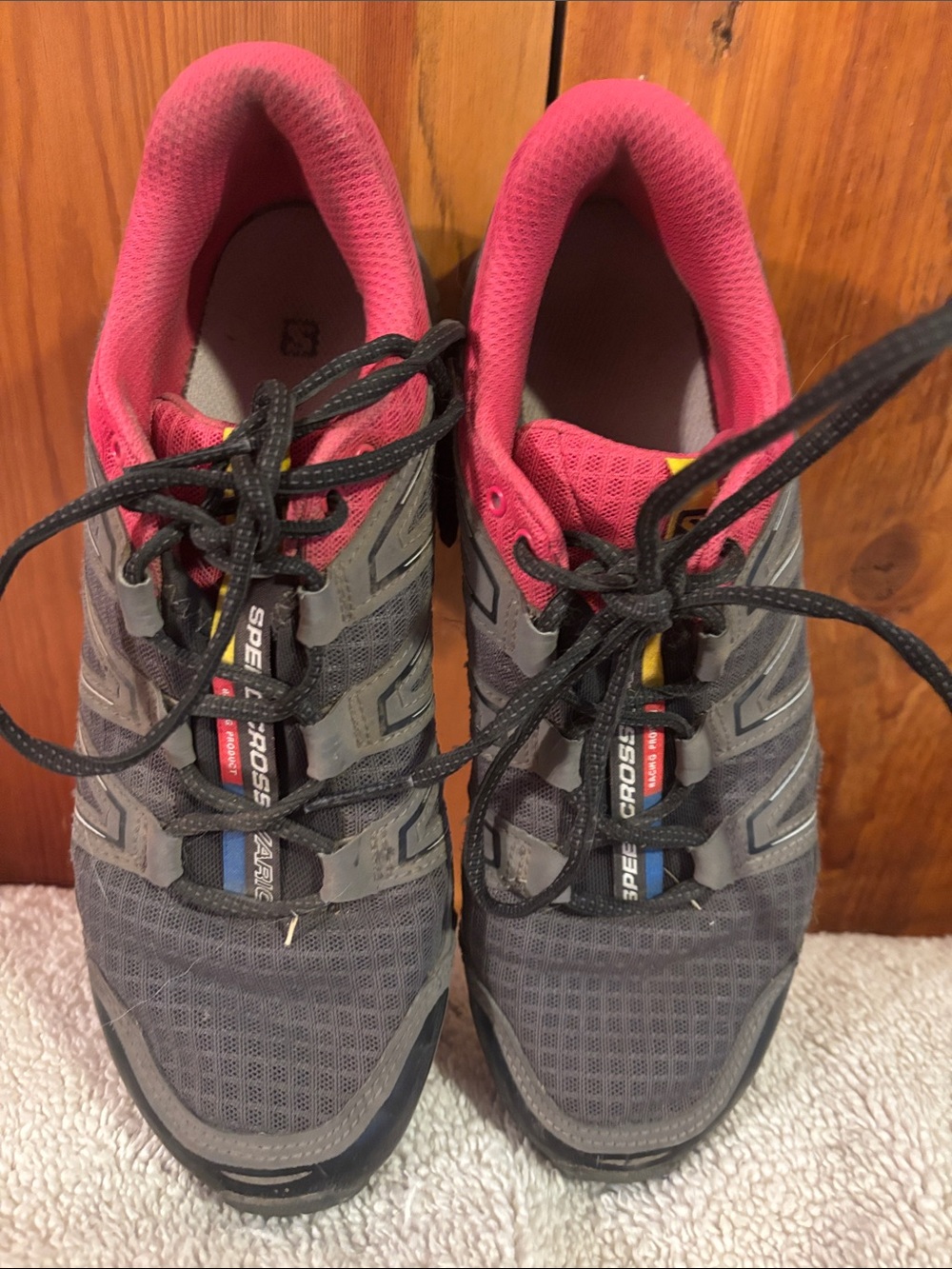Salomon contagrip Women’s Gray Athletic Shoes with Pink Lining